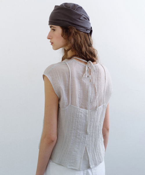 URAGO(ユラーゴ)の「Wrinkle layered blouse set(シャツ/ブラウス・レディース・チャコールグレー/ブラック/アイボリー・SMALL/MEDIUM)」の6枚目の写真