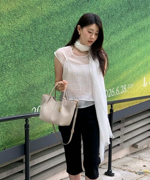 URAGO(ユラーゴ)の「Wrinkle layered blouse set(シャツ/ブラウス・レディース・チャコールグレー/ブラック/アイボリー・SMALL/MEDIUM)」の8枚目の写真