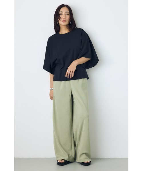 AZUL by moussy(アズールバイマウジー)の「アーバンコットンドルマンTシャツ(Tシャツ/カットソー・レディース・オフホワイト/ブラック/レッド/ライトカーキ/ダークベージュ・SMALL/MEDIUM)」の18枚目の写真