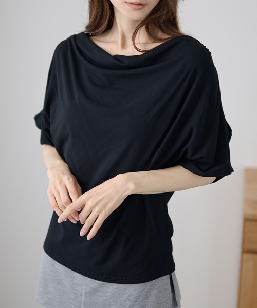 DAYRA(デイラ)の「ドレープ オープンショルダー ドルマン 半袖 カットソー(Tシャツ/カットソー・レディース・ホワイト/ブラック/グレー・FREE)」の5枚目の写真