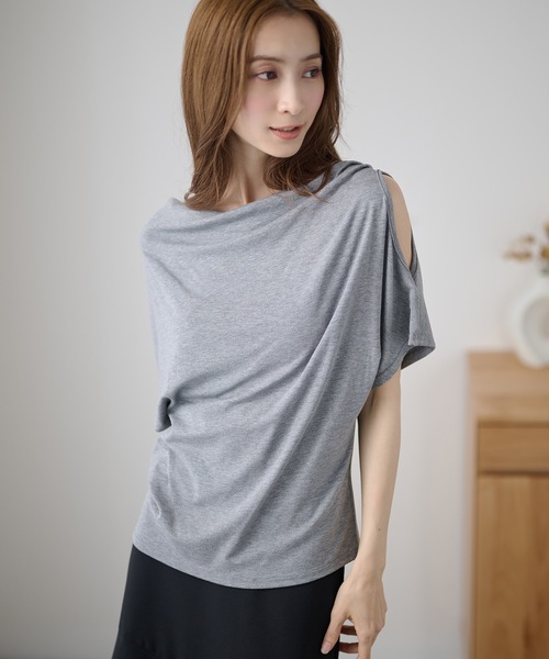 DAYRA(デイラ)の「ドレープ オープンショルダー ドルマン 半袖 カットソー(Tシャツ/カットソー・レディース・ホワイト/ブラック/グレー・FREE)」の13枚目の写真