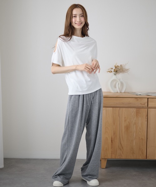 DAYRA(デイラ)の「ドレープ オープンショルダー ドルマン 半袖 カットソー(Tシャツ/カットソー・レディース・ホワイト/ブラック/グレー・FREE)」の16枚目の写真