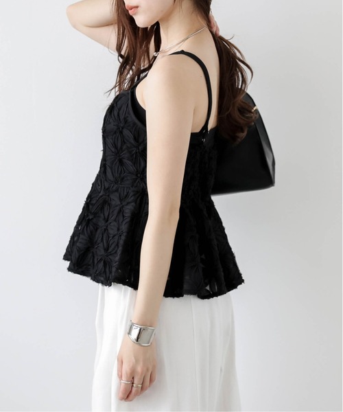 AMELY(エミリー)の「フラワーモチーフチュールキャミソール(キャミソール・レディース・ベージュ/ブラック・フリー)」の11枚目の写真