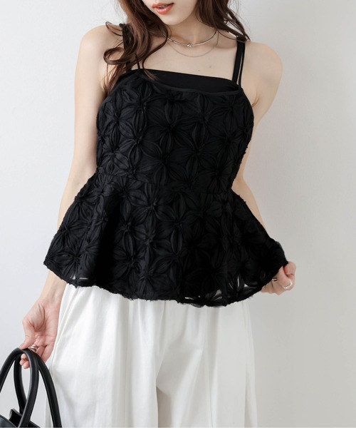 AMELY(エミリー)の「フラワーモチーフチュールキャミソール(キャミソール・レディース・ベージュ/ブラック・フリー)」の3枚目の写真