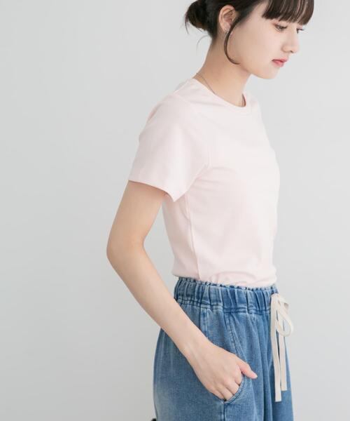 ITEMS URBANRESEARCH（アイテムズ アーバンリサーチ）の「コンパクトTシャツ（Tシャツ/カットソー・レディース・ライトピンク/チャコールグレー/ベージュ/ホワイト・FREE）」の11枚目の写真