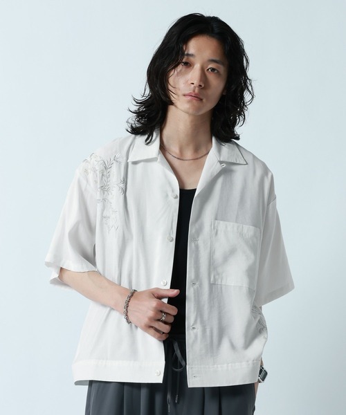 RAGEBLUE（レイジブルー）の「Flower Stitch Open Collar Shirts/フラワー刺繍オープンカラーシャツ（シャツ/ブラウス・メンズ・ライトブルー/ブラック/ホワイト・MEDIUM/LARGE）」の2枚目の写真