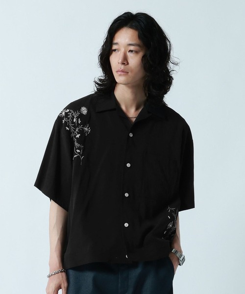 RAGEBLUE（レイジブルー）の「Flower Stitch Open Collar Shirts/フラワー刺繍オープンカラーシャツ（シャツ/ブラウス・メンズ・ライトブルー/ブラック/ホワイト・MEDIUM/LARGE）」の3枚目の写真