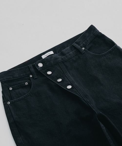 Regen Glanz(レーゲングランツ)の「asymmetric button straight denim pants / アシンメトリーボタンストレートデニムパンツ(デニムパンツ・メンズ・ブラック/ライトホワイト・LARGE/SMALL/MEDIUM)」の15枚目の写真