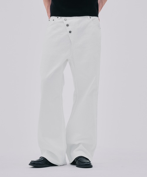Regen Glanz(レーゲングランツ)の「asymmetric button straight denim pants / アシンメトリーボタンストレートデニムパンツ(デニムパンツ・メンズ・ブラック/ライトホワイト・LARGE/SMALL/MEDIUM)」の11枚目の写真