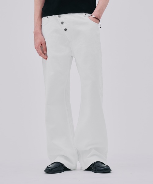 Regen Glanz(レーゲングランツ)の「asymmetric button straight denim pants / アシンメトリーボタンストレートデニムパンツ(デニムパンツ・メンズ・ブラック/ライトホワイト・LARGE/SMALL/MEDIUM)」の9枚目の写真