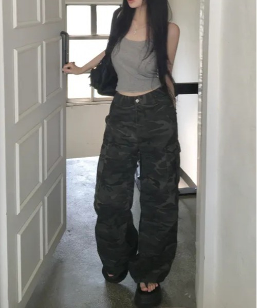 gossip!ロサンゼルス(ゴシップロサンゼルス)の「【Y2Kガーリー】 迷彩柄デニムパンツ(デニムパンツ・レディース・カモフラージュ・S/M)」の3枚目の写真
