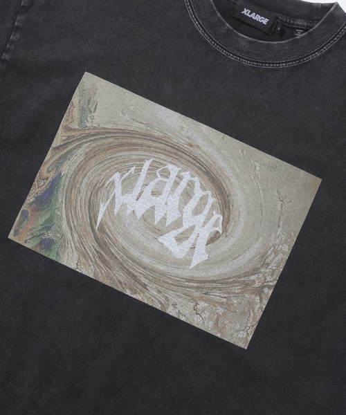 XLARGE(エクストララージ)の「SWIRL S/S TEE(Tシャツ/カットソー・メンズ・ブラック/オフホワイト/ネイビー・XL/L/M/S)」の9枚目の写真