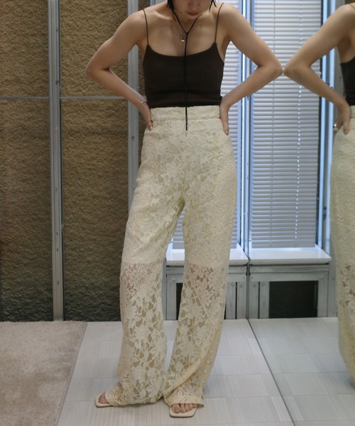Ameri(アメリ)の「MEDI TEXTURE MIX LACE SEMI FLARE PANTS(その他パンツ・レディース・ブラック/アイボリー/カーキ・SMALL/MEDIUM)」の8枚目の写真