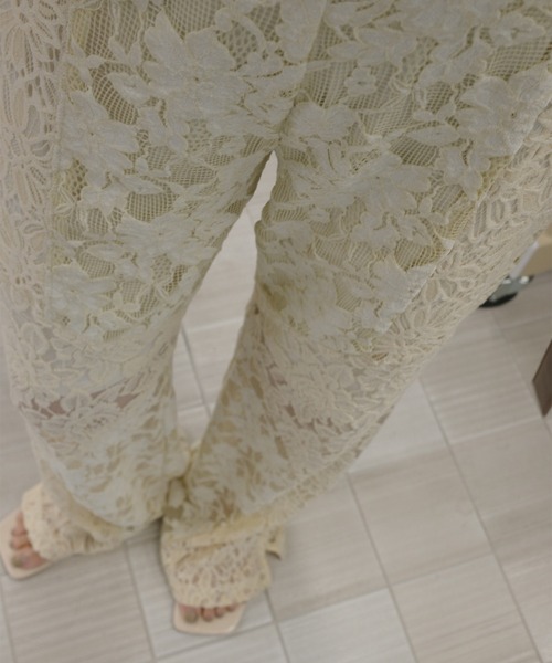 Ameri(アメリ)の「MEDI TEXTURE MIX LACE SEMI FLARE PANTS(その他パンツ・レディース・ブラック/アイボリー/カーキ・SMALL/MEDIUM)」の7枚目の写真