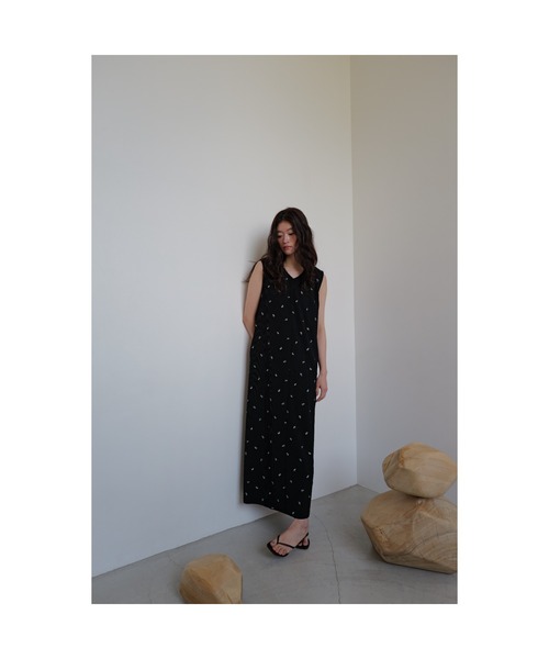 TRUNC(トランクエイティーエイト)の「Smooth Rib Embroidery Dress / スムースリブエンブロイダリードレス(ワンピース・レディース・ブラック/アイボリー・FREE)」の5枚目の写真