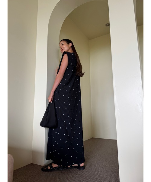 TRUNC(トランクエイティーエイト)の「Smooth Rib Embroidery Dress / スムースリブエンブロイダリードレス(ワンピース・レディース・ブラック/アイボリー・FREE)」の11枚目の写真