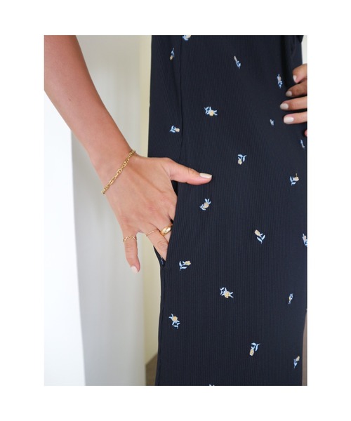 TRUNC(トランクエイティーエイト)の「Smooth Rib Embroidery Dress / スムースリブエンブロイダリードレス(ワンピース・レディース・ブラック/アイボリー・FREE)」の19枚目の写真