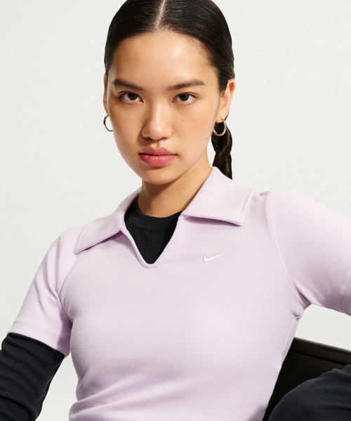 NIKE(ナイキ)の「ナイキ スポーツウェア ウィメンズ タイト クロップド ポロ / Nike Sportswear Women's Tight Cropped Polo IO2730-583 Bleached Lilac(ポロシャツ・レディース・パープル系その他・M/XL/L/XS/S)」の3枚目の写真