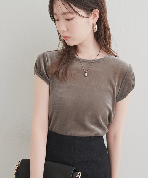 natural couture(ナチュラルクチュール)の「パフキャップスリーブT(Tシャツ/カットソー・レディース・ブラック/グレー/オフホワイト/ブラウン・FREE)」の17枚目の写真