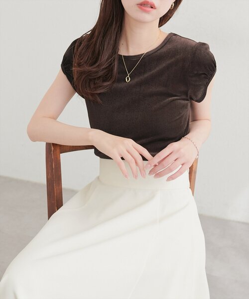 natural couture(ナチュラルクチュール)の「パフキャップスリーブT(Tシャツ/カットソー・レディース・ブラック/グレー/オフホワイト/ブラウン・FREE)」の20枚目の写真
