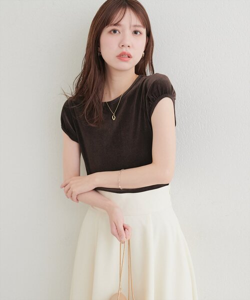 natural couture(ナチュラルクチュール)の「パフキャップスリーブT(Tシャツ/カットソー・レディース・ブラック/グレー/オフホワイト/ブラウン・FREE)」の21枚目の写真