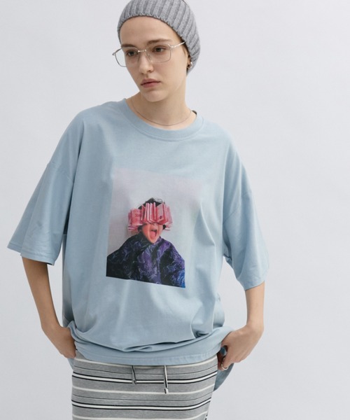 Auntie Rosa Holiday(アンティローザホリデー)の「グラフィックフォトTEE(Tシャツ/カットソー・レディース・オフホワイト/ブルー/グレー・FREE)」の3枚目の写真