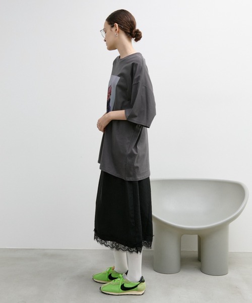 Auntie Rosa Holiday(アンティローザホリデー)の「グラフィックフォトTEE(Tシャツ/カットソー・レディース・オフホワイト/ブルー/グレー・FREE)」の19枚目の写真