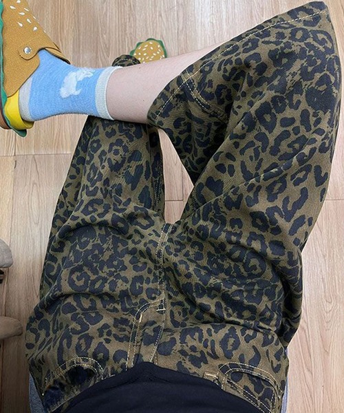 DAY CLOSET(デイ クローゼット)の「【大きいサイズ有/膝下丈/ハイウエスト×ストレート美脚】レオパードデニムバミューダパンツ レディース(デニムパンツ・レディース・カーキ・XL/M/XS/S/L)」の4枚目の写真