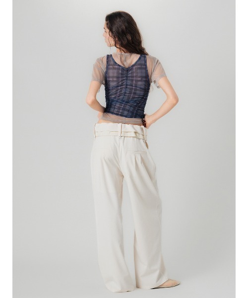 ELCHELE(エルチェレ)の「FILMY SHIRRING TOP(Tシャツ/カットソー・レディース・ライトグレー/ベージュ・FREE)」の6枚目の写真
