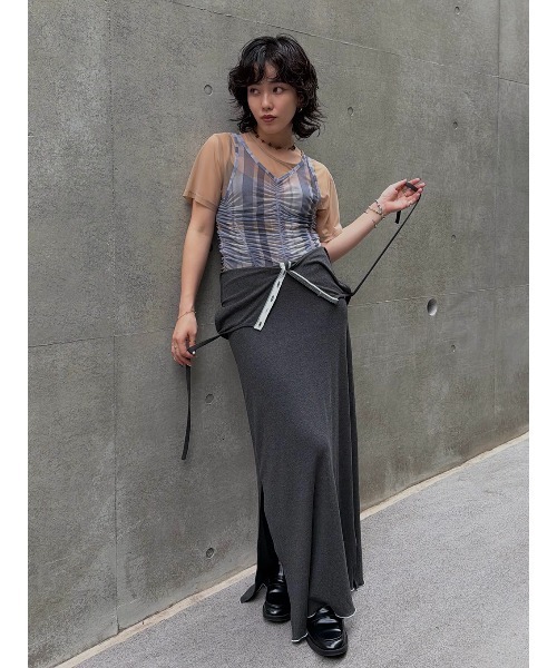 ELCHELE(エルチェレ)の「FILMY SHIRRING TOP(Tシャツ/カットソー・レディース・ライトグレー/ベージュ・FREE)」の16枚目の写真