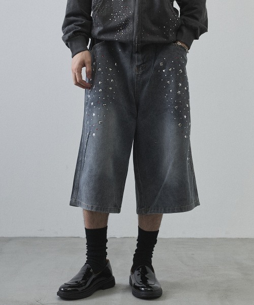Shoowtime(ショウタイム)の「Rhinestone Baggy Denim Shorts / ラインストーンバギーデニムショーツ(デニムパンツ・メンズ・ライトブルー・MEDIUM/LARGE/X-LARGE)」の1枚目の写真