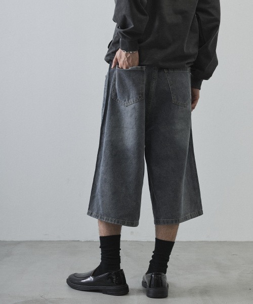 Shoowtime(ショウタイム)の「Rhinestone Baggy Denim Shorts / ラインストーンバギーデニムショーツ(デニムパンツ・メンズ・ライトブルー・MEDIUM/LARGE/X-LARGE)」の13枚目の写真