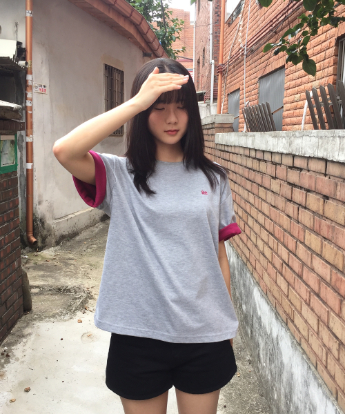 AWESOME STUDIO(オーサムスタジオ)の「配色ロールアップスリーブTシャツメランジグレー(Tシャツ/カットソー・レディース・グレー系その他・FREE)」の2枚目の写真