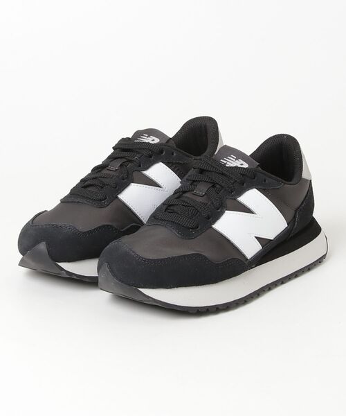 NEW BALANCE(ニューバランス)の「ニューバランス new balance NB W2372VM W23731P(スニーカー・レディース・ホワイト×シルバー/ブラック×シルバー・22.5cm/23.0cm/23.5cm/24.0cm/24.5cm)」の2枚目の写真