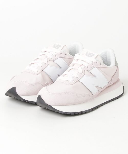 NEW BALANCE(ニューバランス)の「ニューバランス new balance NB W2372VM W23731P(スニーカー・レディース・ホワイト×シルバー/ブラック×シルバー・22.5cm/23.0cm/23.5cm/24.0cm/24.5cm)」の1枚目の写真