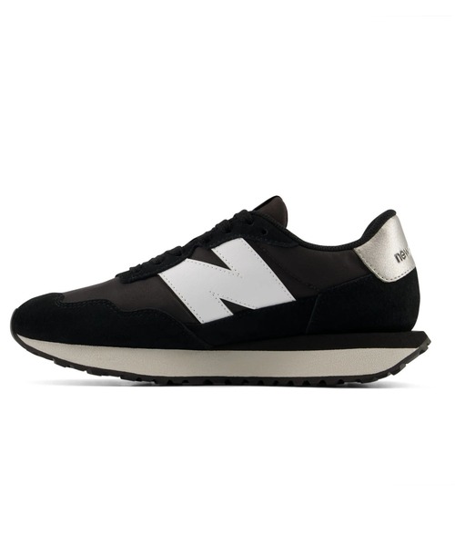 NEW BALANCE(ニューバランス)の「ニューバランス new balance NB W2372VM W23731P(スニーカー・レディース・ホワイト×シルバー/ブラック×シルバー・22.5cm/23.0cm/23.5cm/24.0cm/24.5cm)」の10枚目の写真