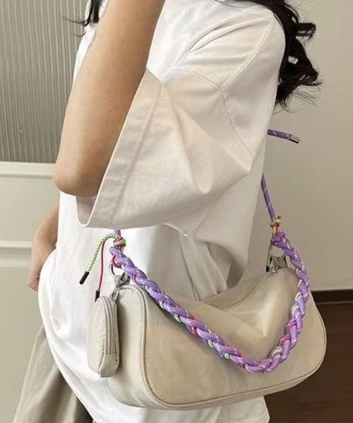 LETee(レティー)の「カラフルロープが主役!コンパクトなのに存在感抜群のミニショルダーバッグ(ショルダーバッグ・レディース・ブラック/アイボリー/グレー/パープル・FREE)」の3枚目の写真