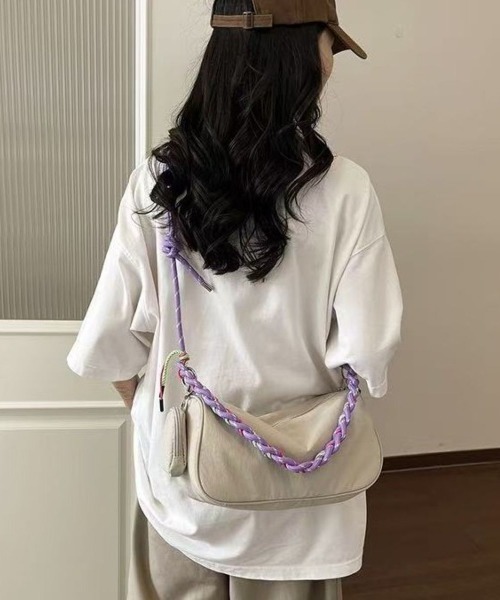 LETee(レティー)の「カラフルロープが主役!コンパクトなのに存在感抜群のミニショルダーバッグ(ショルダーバッグ・レディース・ブラック/アイボリー/グレー/パープル・FREE)」の13枚目の写真