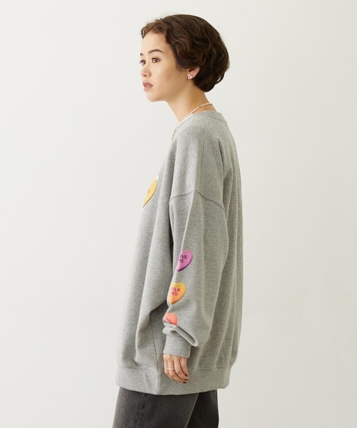 MILKFED.(ミルクフェド)の「SWEETHEARTS CANDY SWEAT TOP(スウェット・レディース・アッシュ/オフホワイト/ライトパープル・L/M)」の7枚目の写真