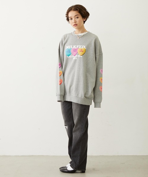 MILKFED.(ミルクフェド)の「SWEETHEARTS CANDY SWEAT TOP(スウェット・レディース・アッシュ/オフホワイト/ライトパープル・L/M)」の10枚目の写真