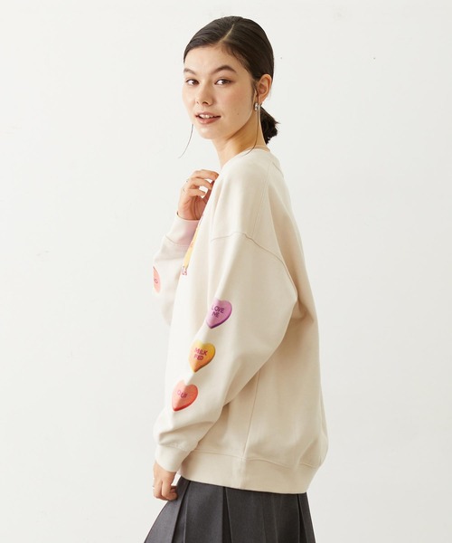 MILKFED.(ミルクフェド)の「SWEETHEARTS CANDY SWEAT TOP(スウェット・レディース・アッシュ/オフホワイト/ライトパープル・L/M)」の11枚目の写真