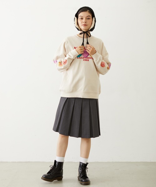 MILKFED.(ミルクフェド)の「SWEETHEARTS CANDY SWEAT TOP(スウェット・レディース・アッシュ/オフホワイト/ライトパープル・L/M)」の16枚目の写真