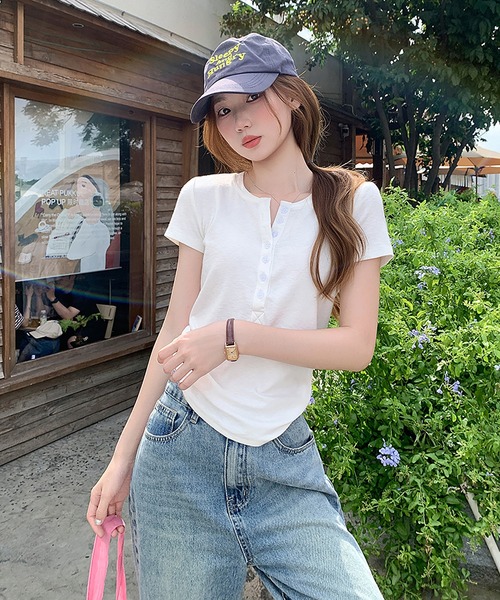 Girly Doll(ガーリードール)の「ヘンリーネックベーシックTシャツ(その他トップス・レディース・ホワイト/ブラック/ピンク・M/L)」の4枚目の写真