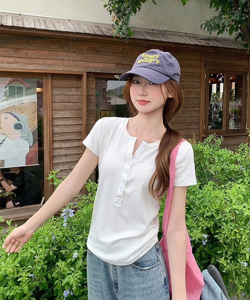 Girly Doll(ガーリードール)の「ヘンリーネックベーシックTシャツ(その他トップス・レディース・ホワイト/ブラック/ピンク・M/L)」の5枚目の写真