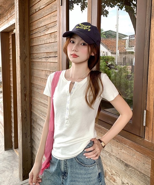 Girly Doll(ガーリードール)の「ヘンリーネックベーシックTシャツ(その他トップス・レディース・ホワイト/ブラック/ピンク・M/L)」の6枚目の写真