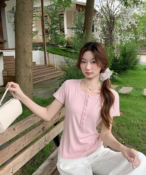 Girly Doll(ガーリードール)の「ヘンリーネックベーシックTシャツ(その他トップス・レディース・ホワイト/ブラック/ピンク・M/L)」の12枚目の写真