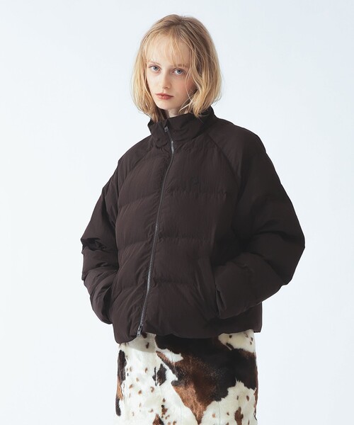 FRED PERRY(フレッドペリー)の「【別注】FRED PERRY / パデッド ジャケット(ブルゾン・レディース・ダークブラウン・10)」の1枚目の写真
