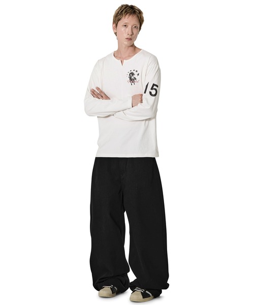 Openyard(オープンヤード)の「『Openyard/オープンヤード』SLIT NECK HORSE LONG SLEEVE TEE/スリットネックホース長袖Tシャツ(Tシャツ/カットソー・メンズ・ブラック/ホワイト・S/M/L)」の7枚目の写真