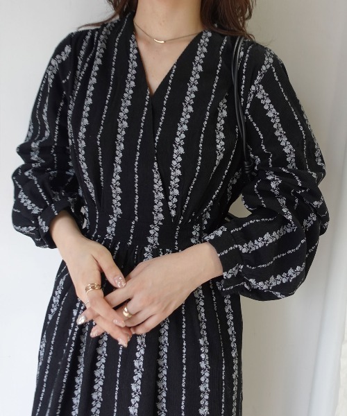 CORNERS（コーナーズ）の「花柄ストライプコーデュロイワンピース（ワンピース・レディース・ブラック/カーキ/ブラウン・M）」の18枚目の写真