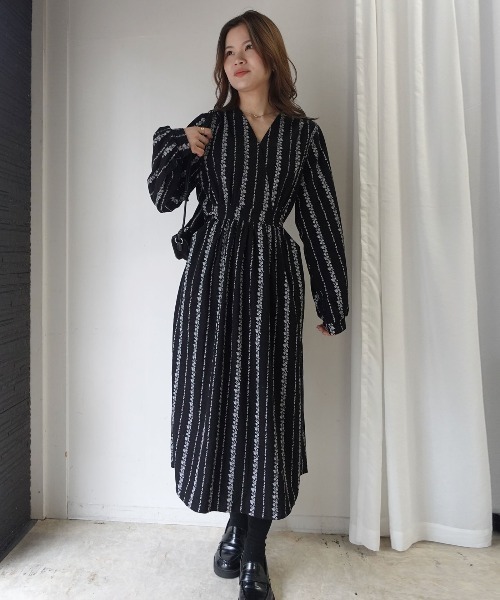 CORNERS（コーナーズ）の「花柄ストライプコーデュロイワンピース（ワンピース・レディース・ブラック/カーキ/ブラウン・M）」の20枚目の写真